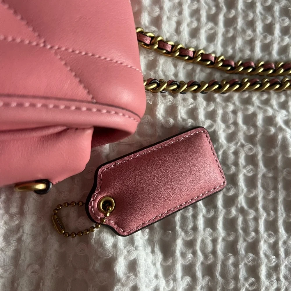 Coach PILLOW MADISON SHOULDER BAG
18 WITH QUILTING - Picture 12 of 13